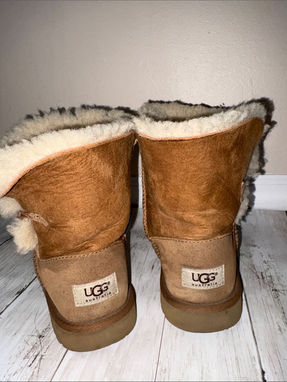 UGG Chestnut Suede Shearling-Lined size 5 women’s pre- owned - Picture 6 of 9